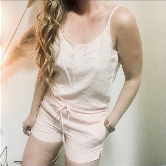 NEW ANTHROPOLOGIE Cloth & Stone Cream Pink Deep V Back Tank Shorts Romper Large - Picture 1 of 7